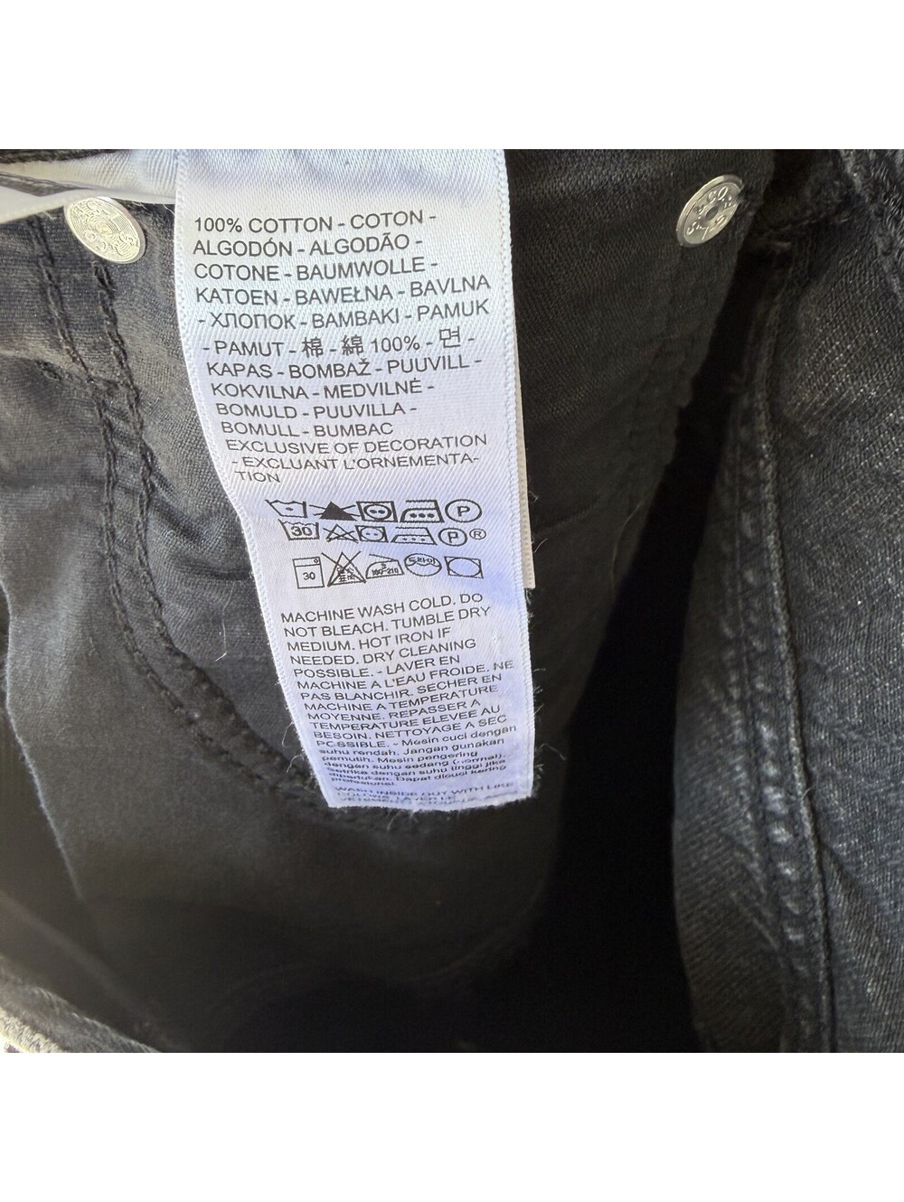 Levi’s Premium Women’s 80s Mom Jeans Black Charcoal Wash High Rise 5-Pocket - Picture 8 of 9